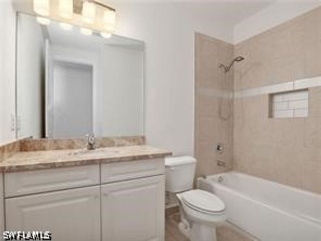 10008 Chesapeake Bay DR, Fort Myers, FL 33913