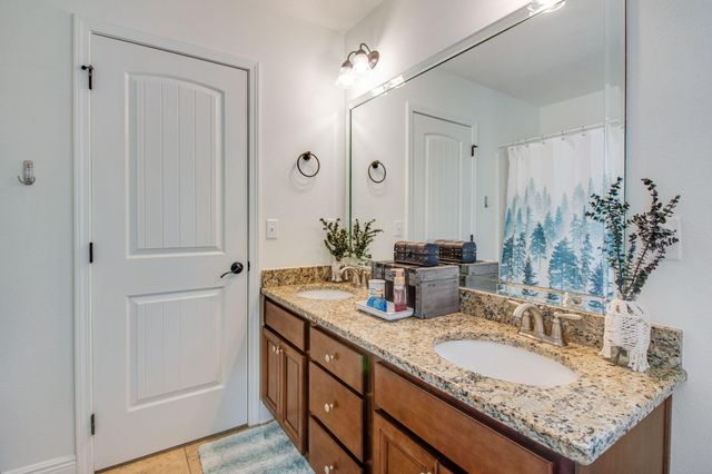40 Quiet Cove, Freeport, FL 32439