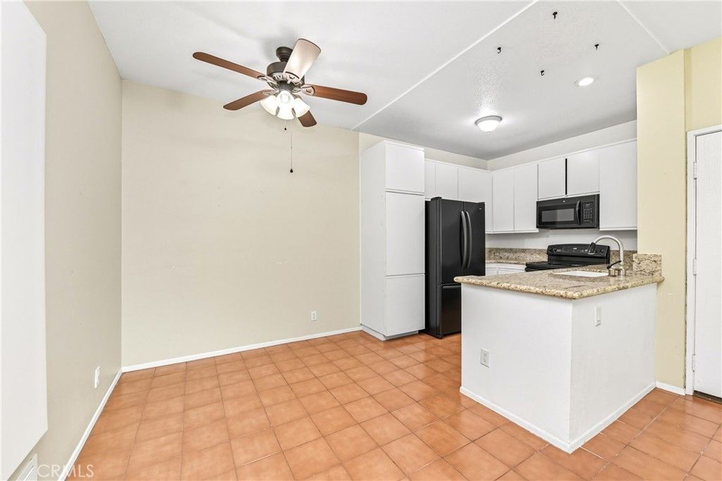 Image 5 of property listing at 27668 Haskell Canyon Road, Saugus, CA 91350