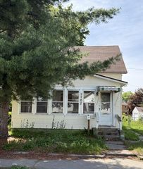 1707 Charles STREET, La Crosse, WI 54603