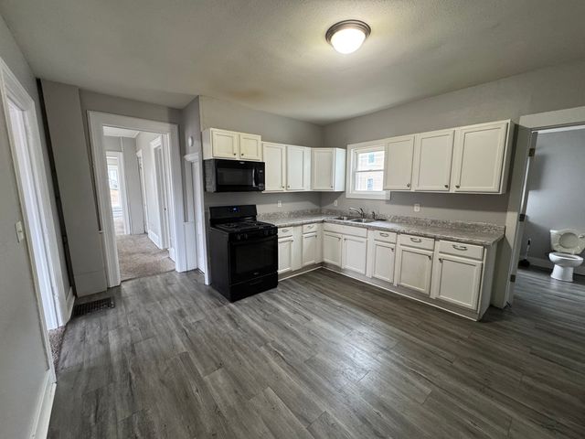 1155 12th Avenue, Moline, IL 61265