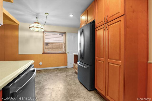 34931 Michelle Drive, Romulus, MI 48174