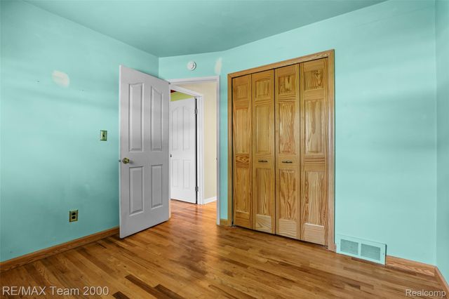 34931 Michelle Drive, Romulus, MI 48174
