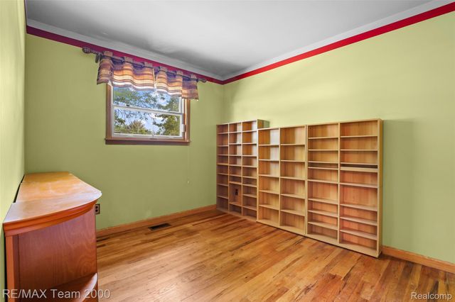 34931 Michelle Drive, Romulus, MI 48174