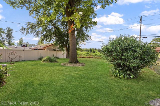 34931 Michelle Drive, Romulus, MI 48174