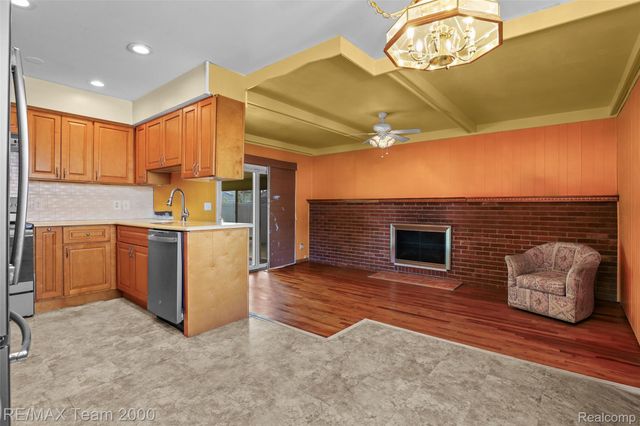 34931 Michelle Drive, Romulus, MI 48174