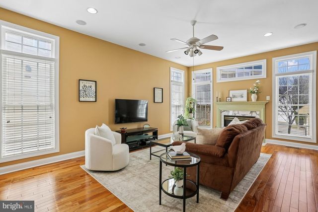 945 MAIN ST, Gaithersburg, MD 20878