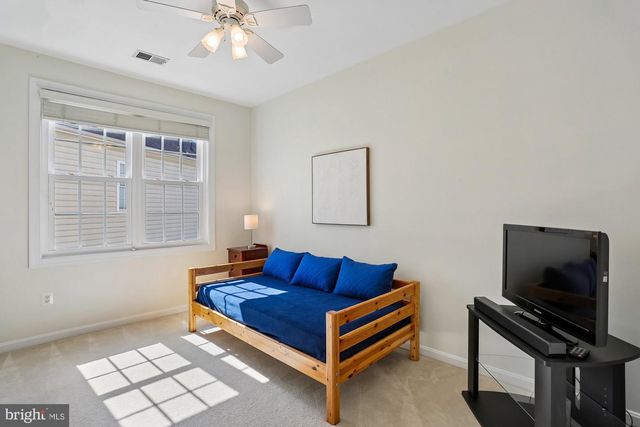 945 MAIN ST, Gaithersburg, MD 20878