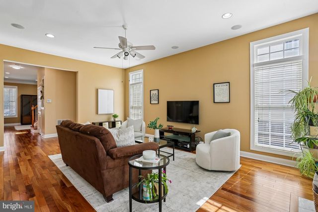 945 MAIN ST, Gaithersburg, MD 20878