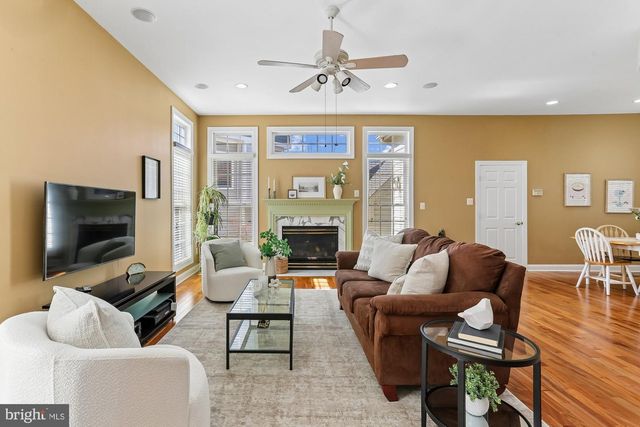 945 MAIN ST, Gaithersburg, MD 20878