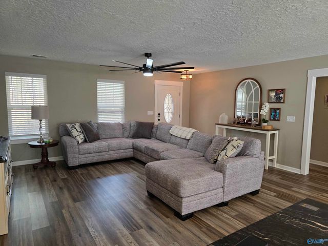 820 Garmon Road, Gadsden, AL 35901