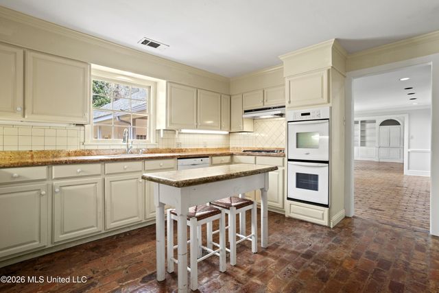 50 Poplar Circle, Gulfport, MS 39507