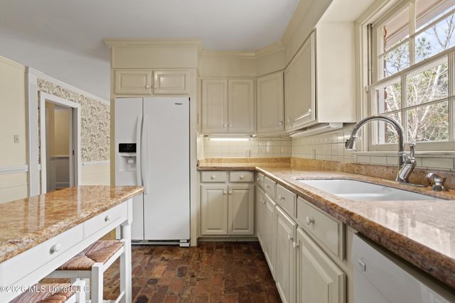 50 Poplar Circle, Gulfport, MS 39507