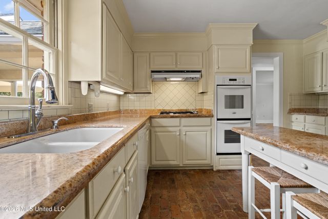 50 Poplar Circle, Gulfport, MS 39507