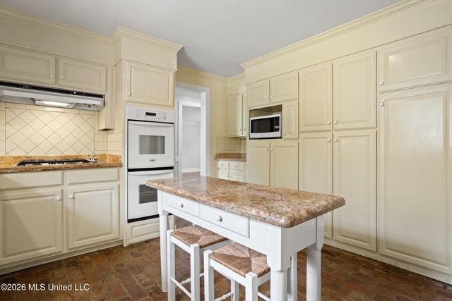 50 Poplar Circle, Gulfport, MS 39507