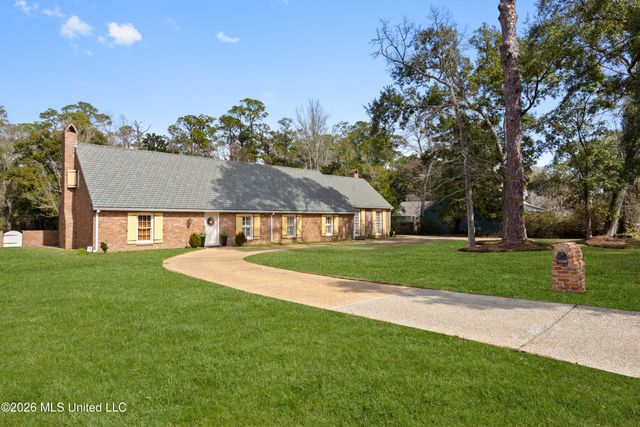 50 Poplar Circle, Gulfport, MS 39507