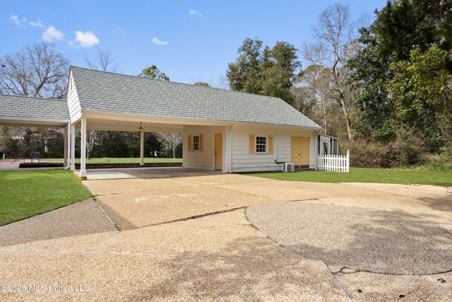 50 Poplar Circle, Gulfport, MS 39507
