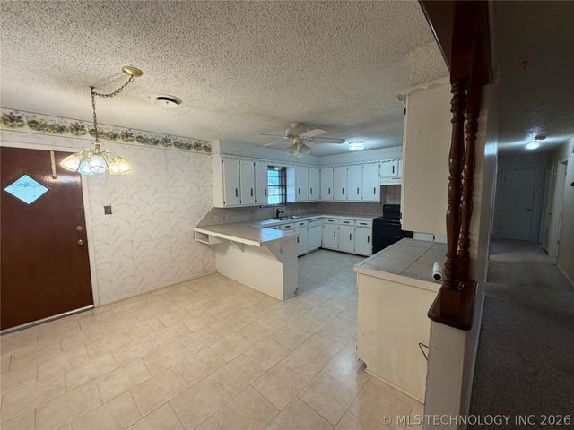 1303 Twin Lakes, Madill, OK 73446