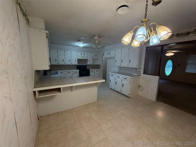 1303 Twin Lakes, Madill, OK 73446