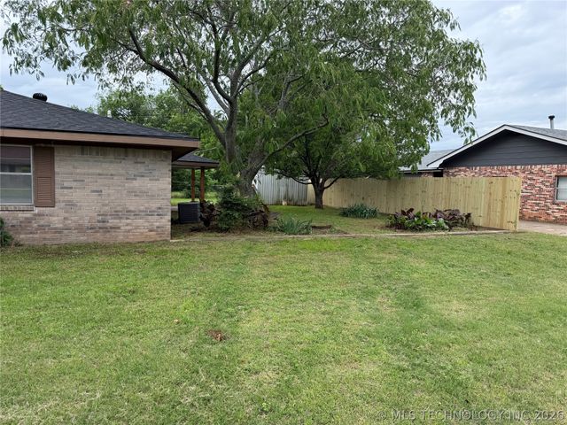 1303 Twin Lakes, Madill, OK 73446
