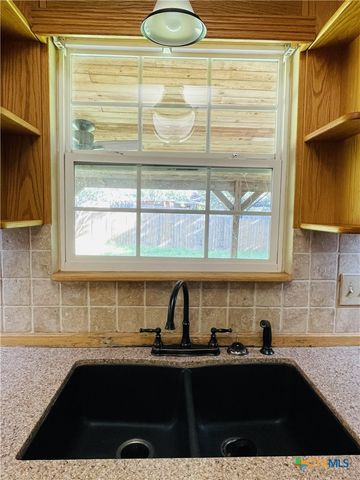 6 Kirkwood Cove, New Braunfels, TX 78130