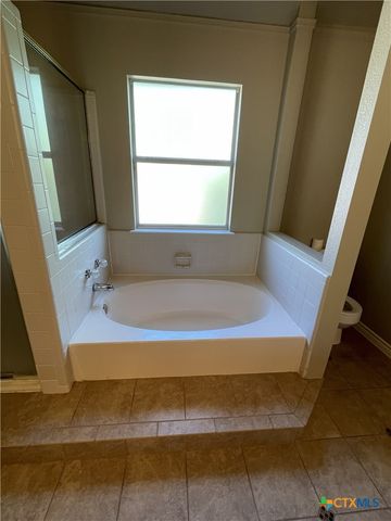 6 Kirkwood Cove, New Braunfels, TX 78130