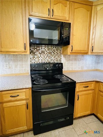 6 Kirkwood Cove, New Braunfels, TX 78130