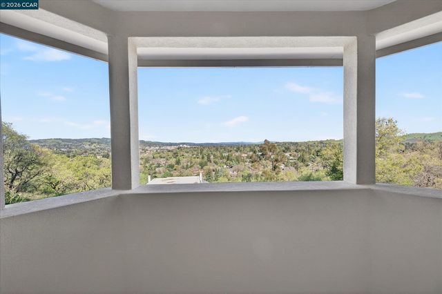 137 Rudgear Dr, Walnut Creek, CA 94596