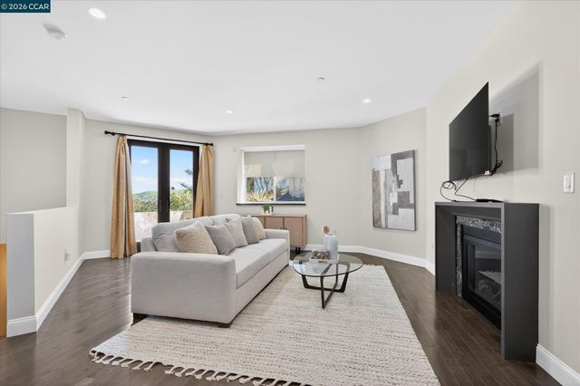 137 Rudgear Dr, Walnut Creek, CA 94596