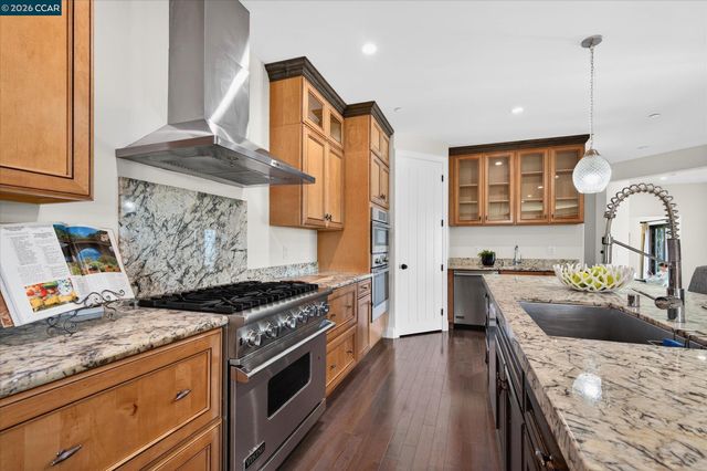 137 Rudgear Dr, Walnut Creek, CA 94596