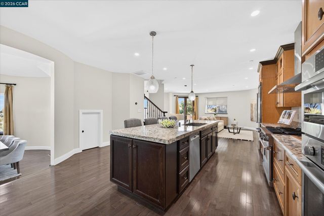 137 Rudgear Dr, Walnut Creek, CA 94596