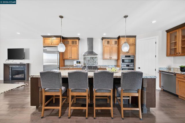 137 Rudgear Dr, Walnut Creek, CA 94596