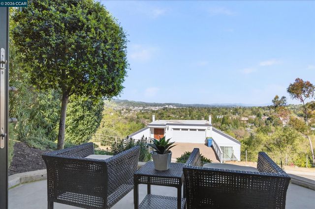 137 Rudgear Dr, Walnut Creek, CA 94596