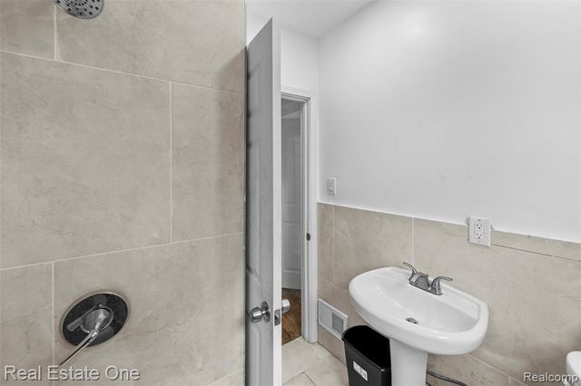 119 Candler Street, Highland Park, MI 48203