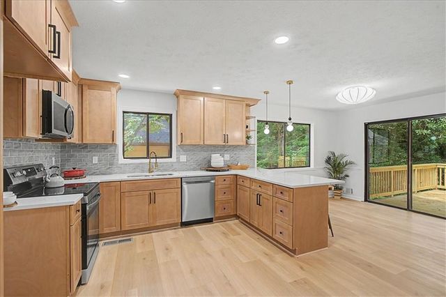 1583 Fieldgreen Overlook, Stone Mountain, GA 30088