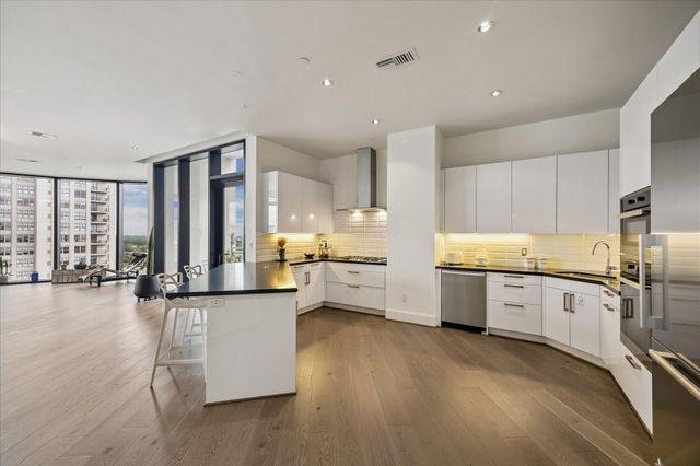 1409 Post Oak Boulevard 1102, Houston, TX 77056