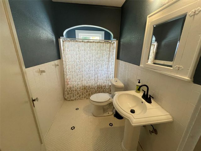 102 Walnut Avenue, Walnut Springs, TX 76690