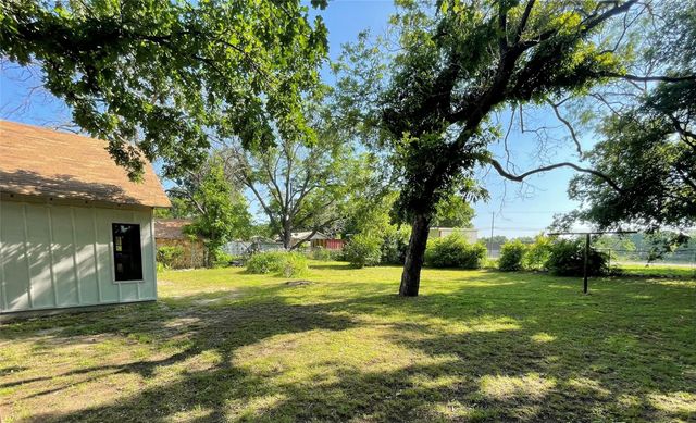 102 Walnut Avenue, Walnut Springs, TX 76690