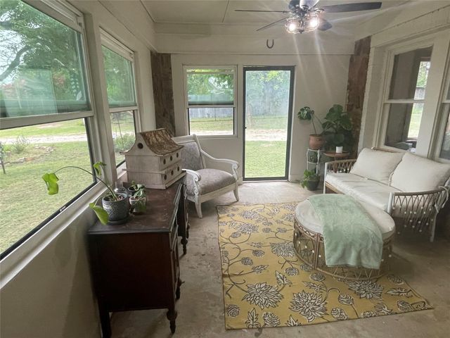 102 Walnut Avenue, Walnut Springs, TX 76690