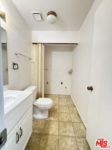 157 S Wilmington Avenue L, Compton, CA 90220