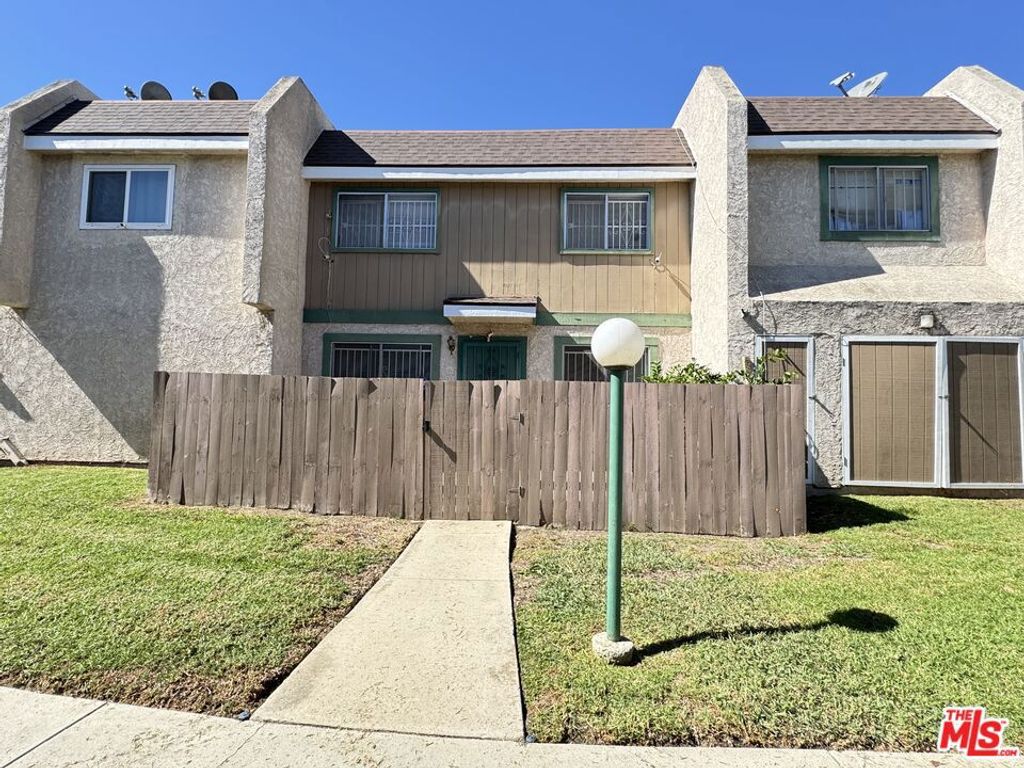 157 S Wilmington Avenue L, Compton, CA 90220