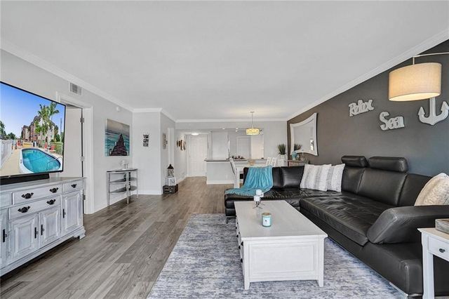 3111 NE 51st Street 305, Fort Lauderdale, FL 33308