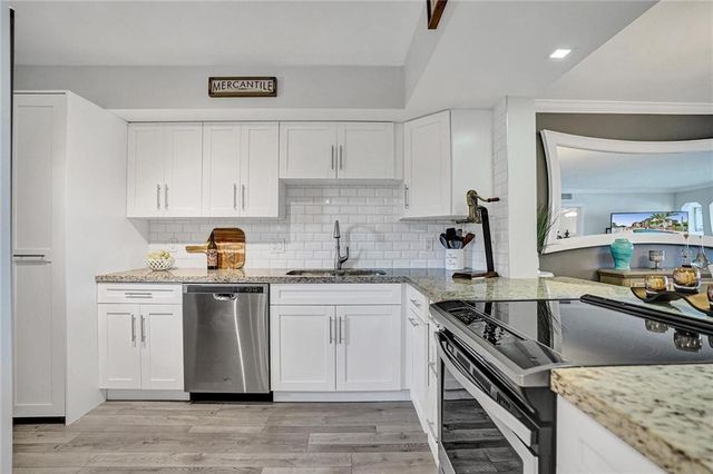 3111 NE 51st Street 305, Fort Lauderdale, FL 33308