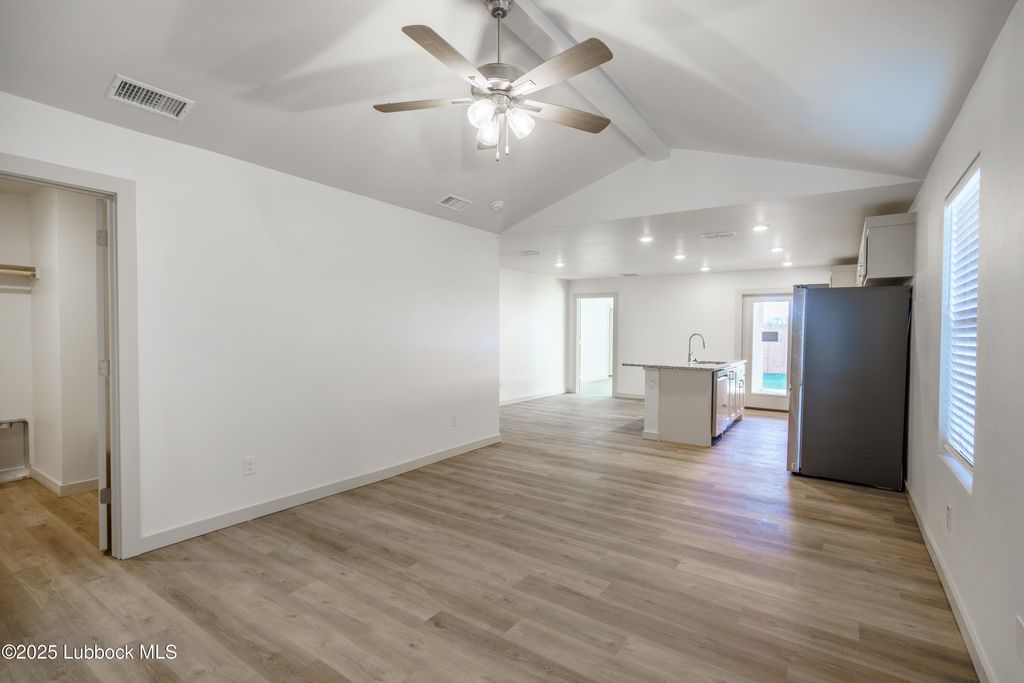 8008 Elm Avenue, Lubbock, TX 79404