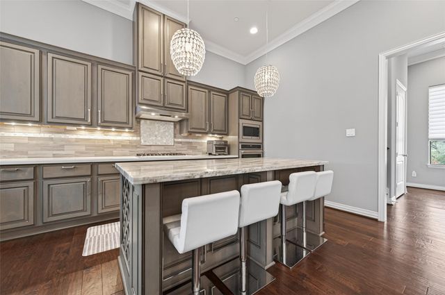 4530 Larch Lane, Bellaire, TX 77401