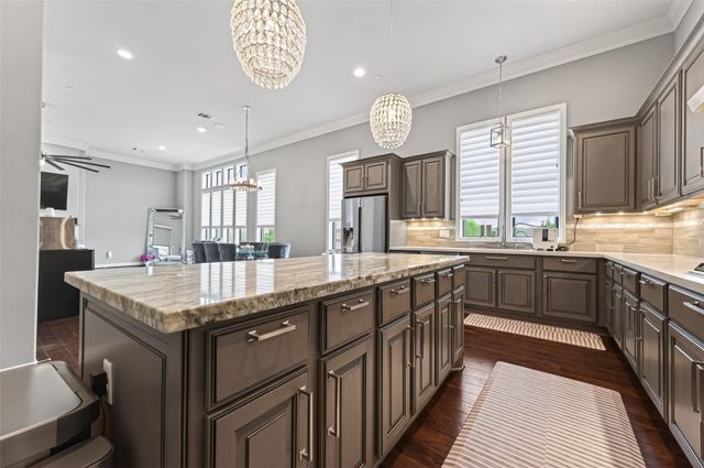 4530 Larch Lane, Bellaire, TX 77401