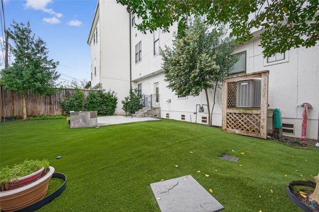 4530 Larch Lane, Bellaire, TX 77401