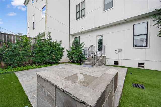 4530 Larch Lane, Bellaire, TX 77401