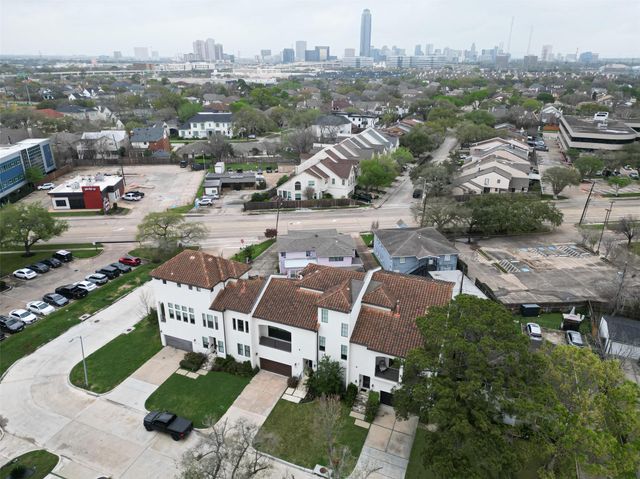 4530 Larch Lane, Bellaire, TX 77401