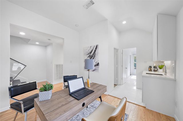 2437 North Boulevard, Houston, TX 77098